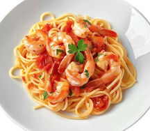 Spaghetti aux crevettes à la sauce tomate