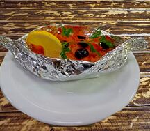 Семга в фольге с овощами