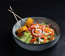 Овощной салат с кукурузой