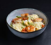 Салат Цезарь с креветками