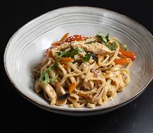 Вок с курицей