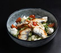 Салат с угрем