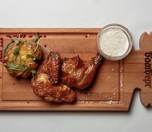 Жареный цыплёнок с печёным картофелем