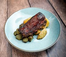 Фирменное cвинoе ребро