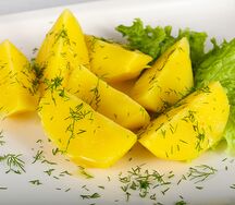 Картофель отварной с зеленью