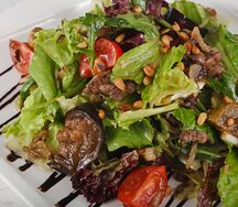 Тёплый салат с куриной печенью