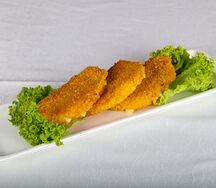 Сыр жареный в кукурузных хлопьях