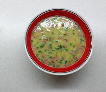 Суп гороховый с колбасками по-охотничьи с копчёной cвинoй грудинкой