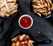 Картофель фри в соусе