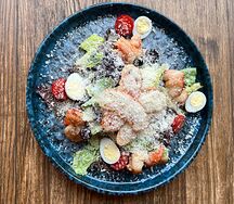 Салат Цезарь с курицей