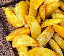 Картофельные дольки со специями