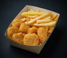 Куриные наггетсы с картофелем фри