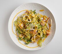Салат с морепродуктами и манговой заправкой