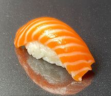 Суши с семгой