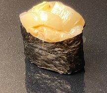 Гункан с гребешком спайси