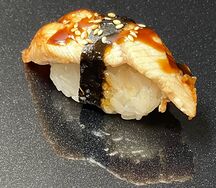 Суши с угрем