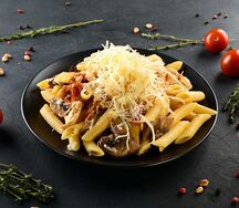 Паста Цыплёнок том ям с грибами и сыром