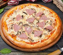 Пицца с ветчиной и грибами