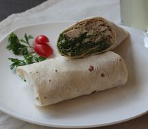 Цезарь с курицей в лаваше