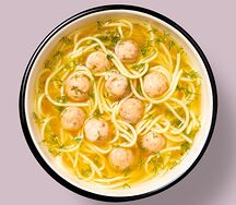 Куриный бульон с фрикадельками