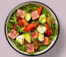 Салат с обжаренным тунцом