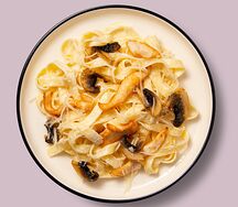 Паста с курицей и грибами