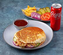 Шаурма в пите с соусом барбекю