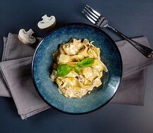 Паста с курицей и грибами