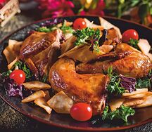 Запеченный цыпленок с овощами