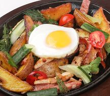 Ланч №2.5 Альпийская сковородка с колбасками