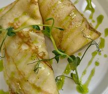 Блинчики с лососем и творожным сыром