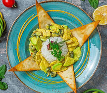 Курица карри с лепешками и рисом