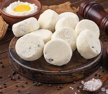 Замороженные сырники с изюмом