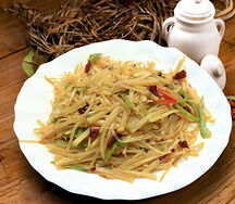 Картофель соломкой в кисло-остром соусе