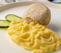 Пюре с паровой котлетой