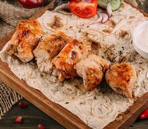 Шашлык из куриного филе в фирменном соусе