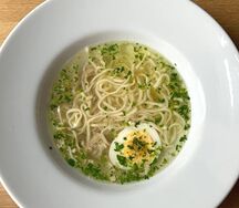 Куриный суп с домашней лапшой