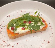 Брускетта со страчателлой