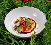 Сырники со сметаной и джемом