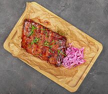 Ребро cвинoе с соусом BBQ