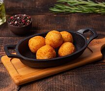 Сырные медальоны с халапеньо