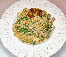 Паста с курицей и грибами