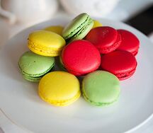 Пирожное Макарон лимонное