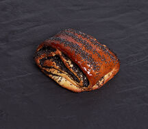 Булочка с маком