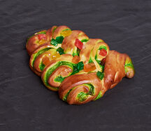 Булочка с киви и цукатами