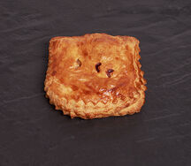 Слойка с яблоко и вишней