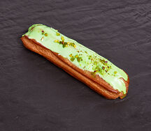 Фисташковые эклеры