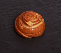 Булочка с изюмом