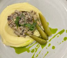 Бефстроганов с картофельным пюре