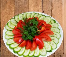 Ассорти из свежих овощей
